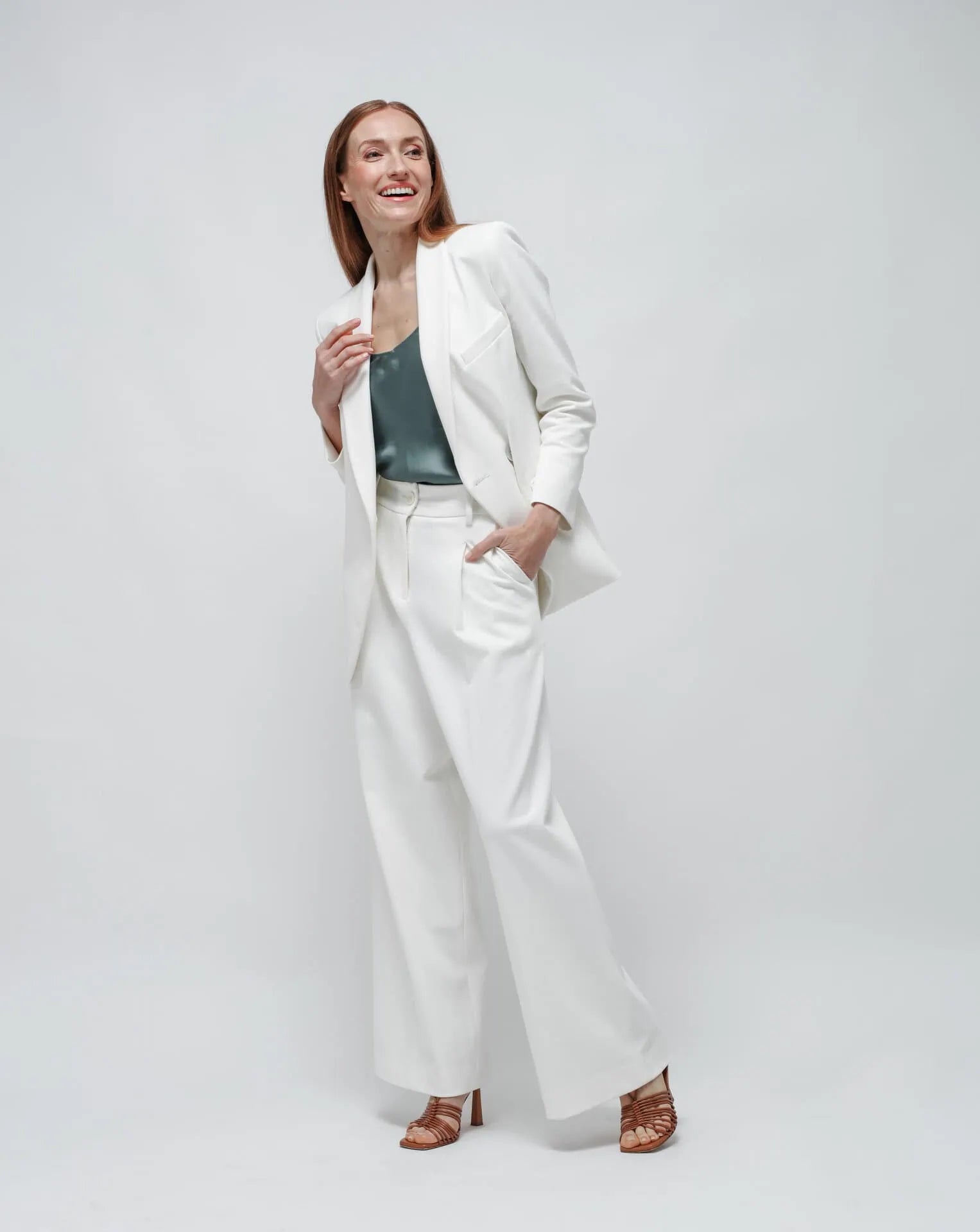 Tailleur blanco en Punto Milano