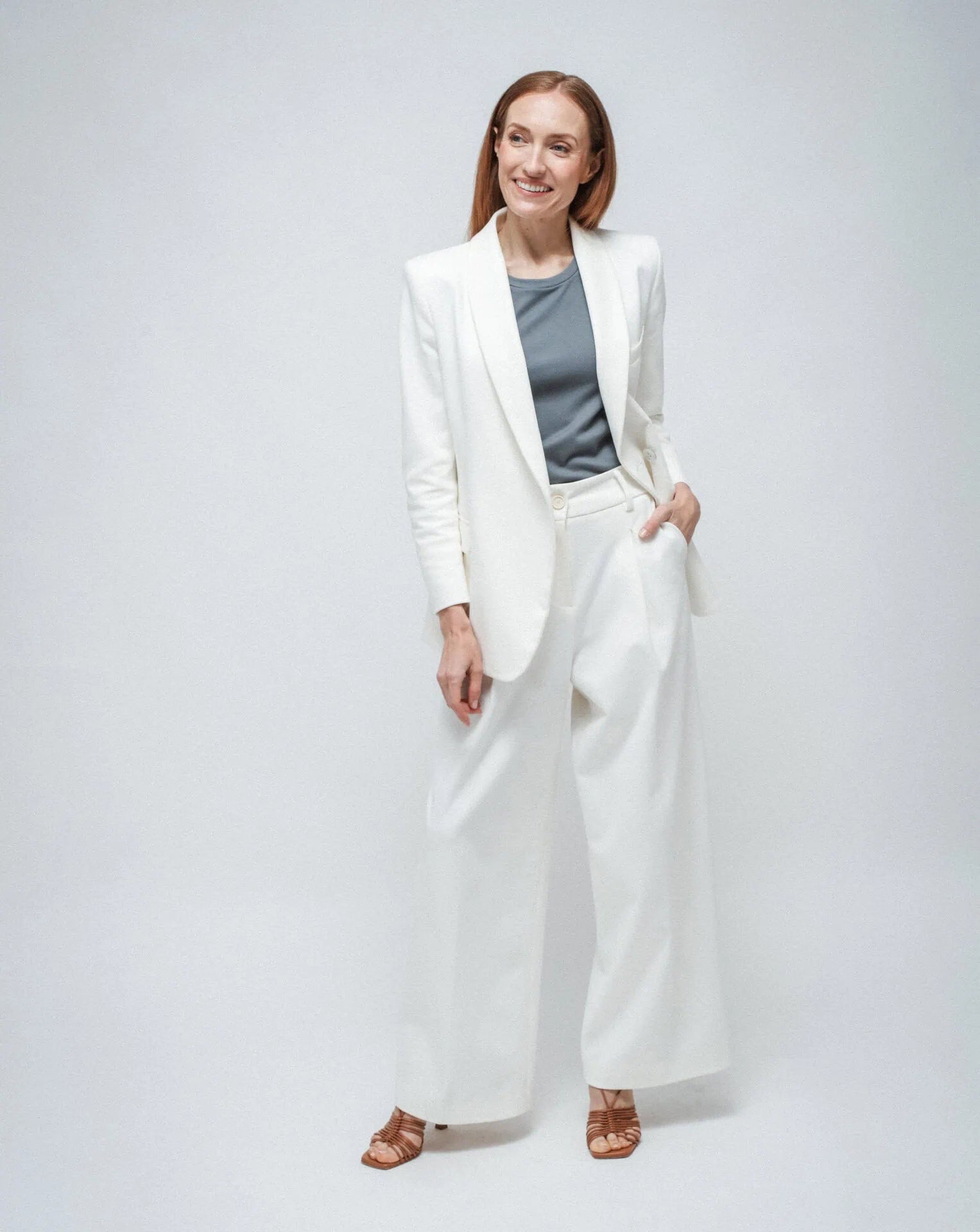 Tailleur blanco en Punto Milano