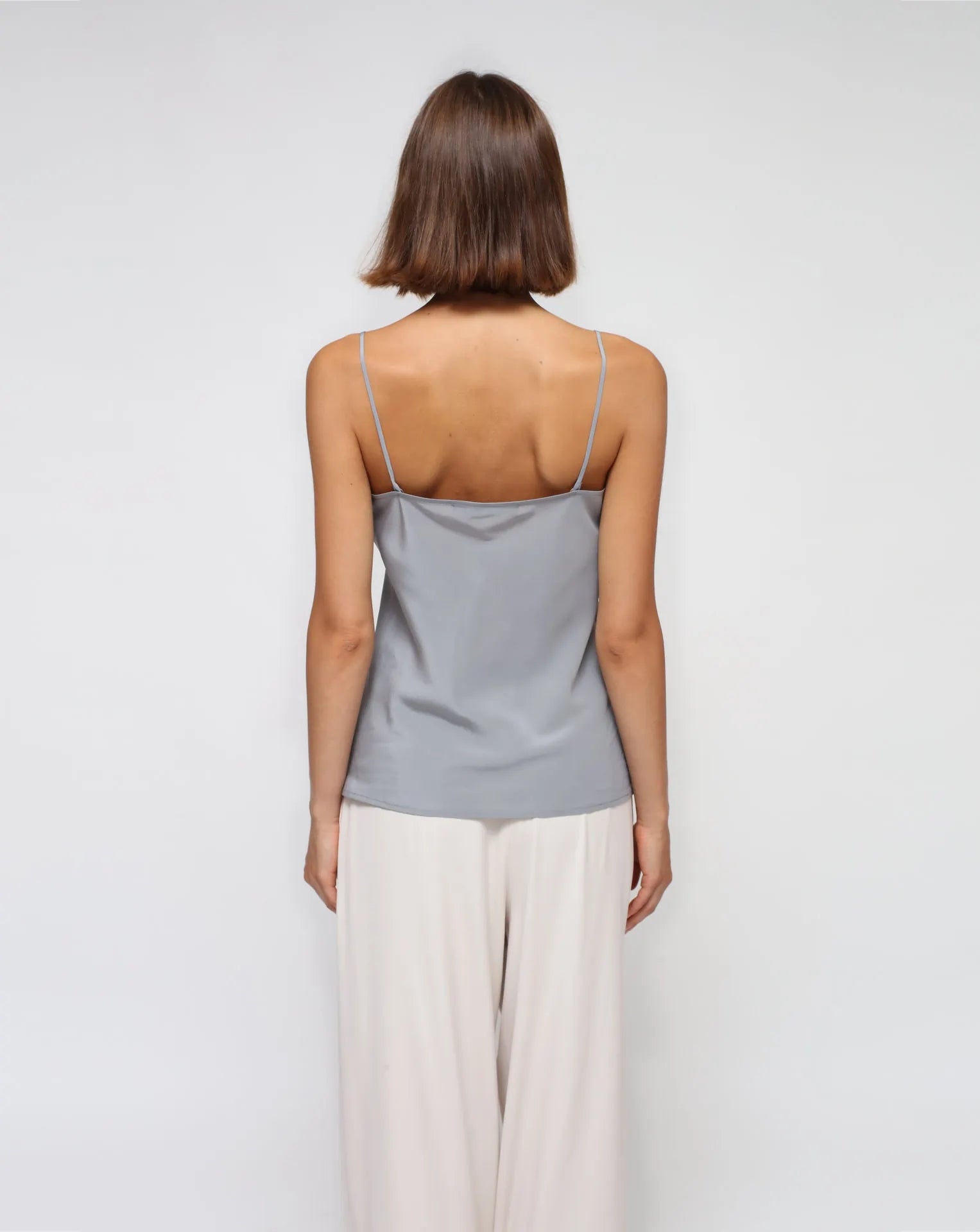 <tc>Top de lencería gris con cordones</tc>