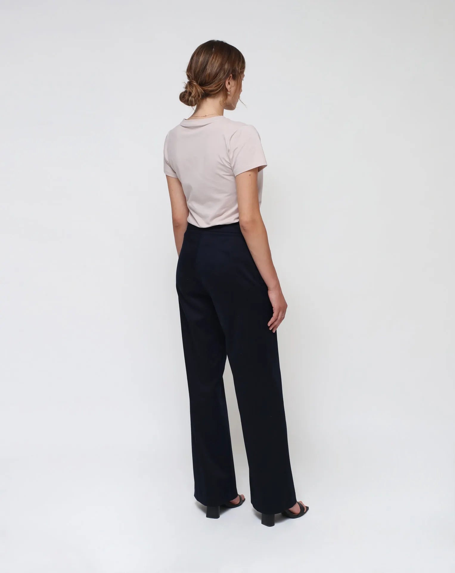 <tc>Die Blaue Gerade Hose</tc>