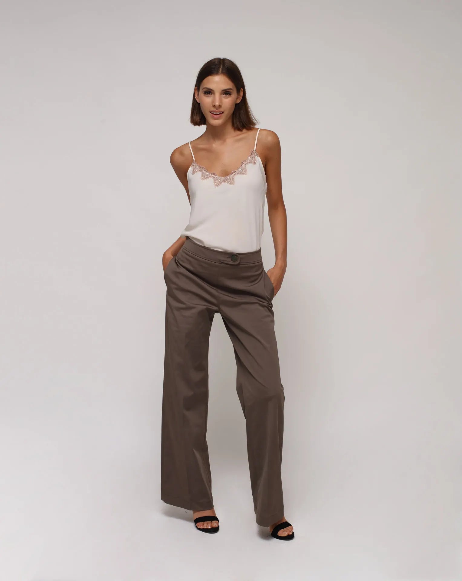 Pantaloni dritti taupe