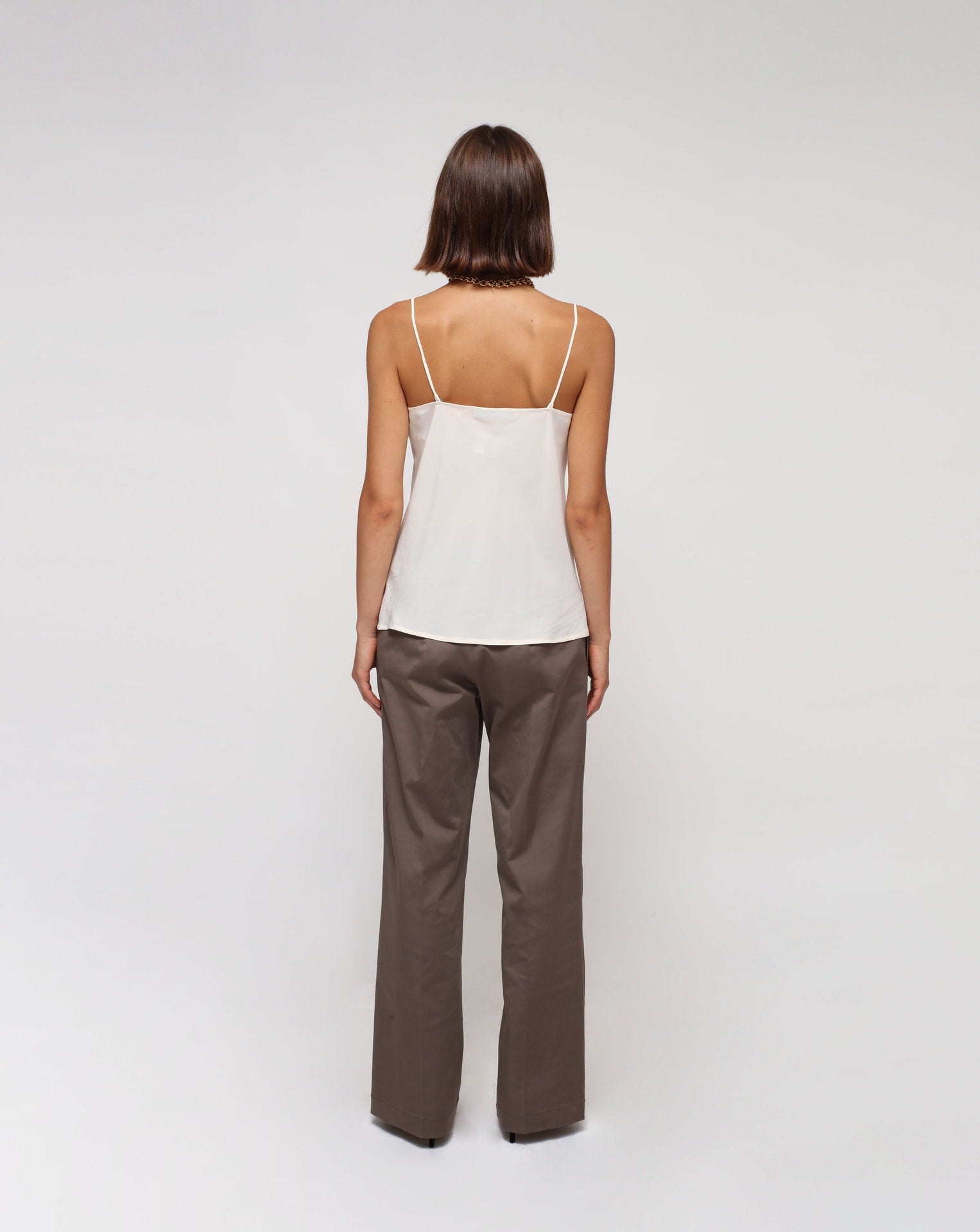 <tc>Top de lencería color crema con cordones</tc>