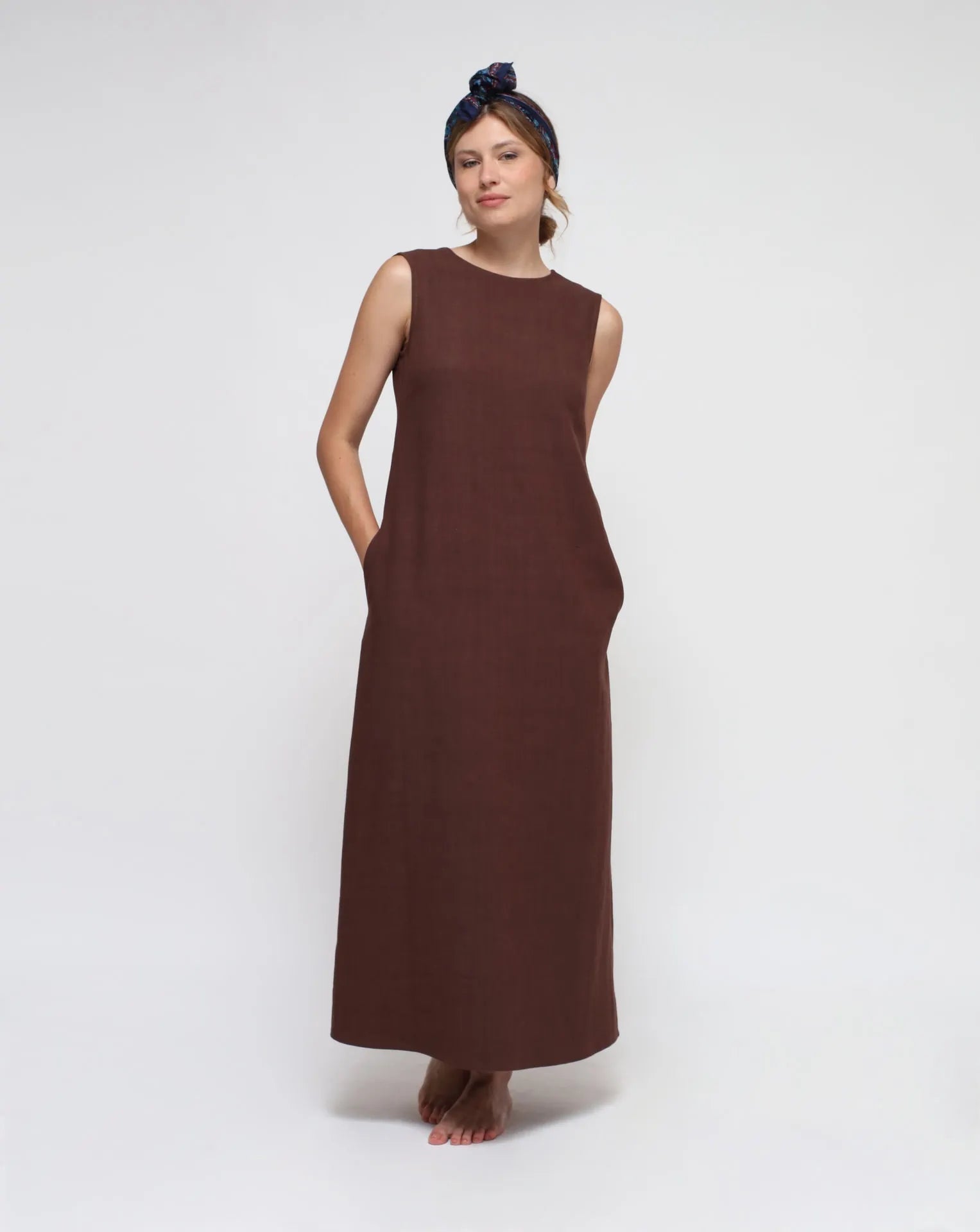 <tc>Vestido de lino con espalda en V</tc>