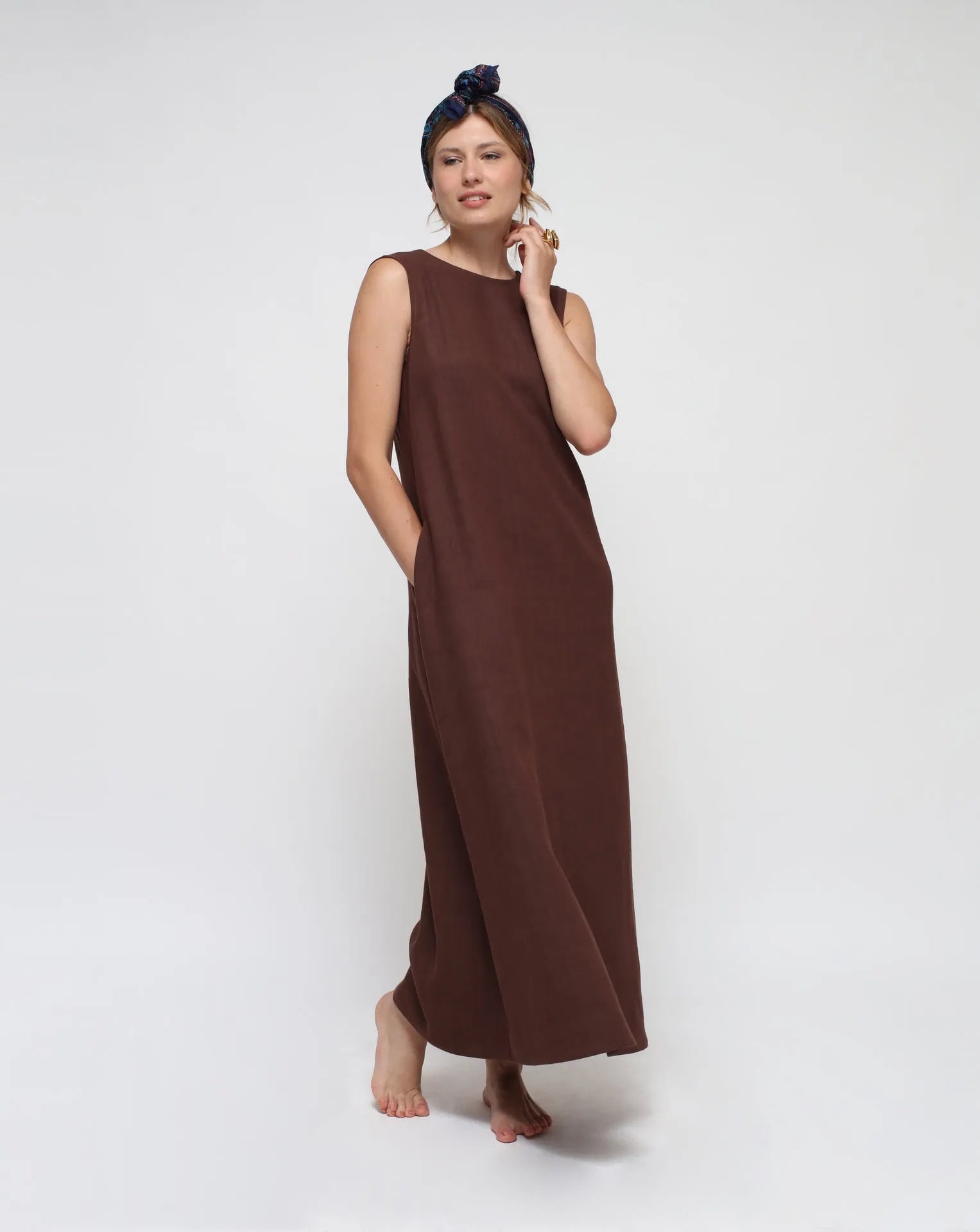 <tc>Vestido de lino con espalda en V</tc>