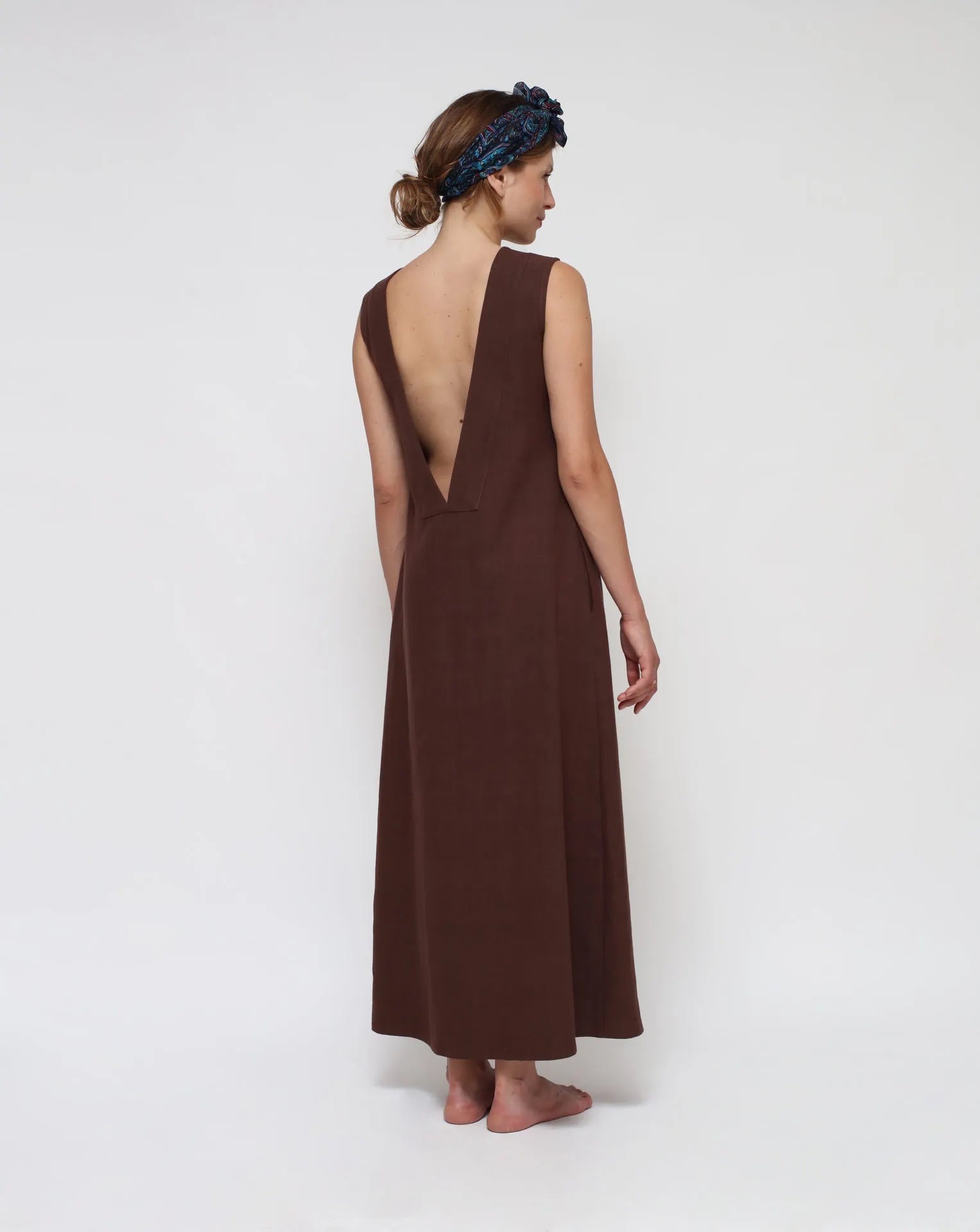 <tc>Vestido de lino con espalda en V</tc>