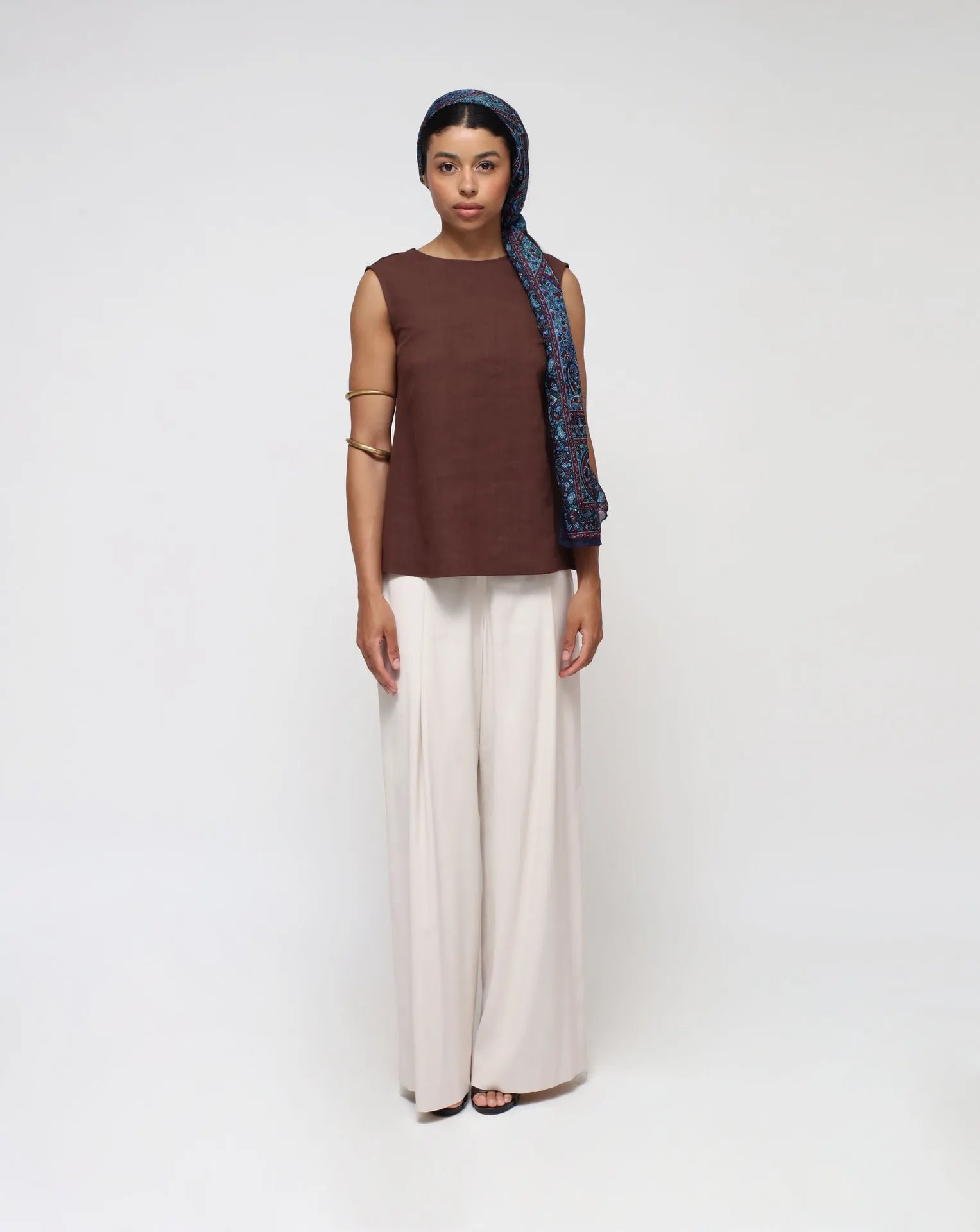 <tc>Top con espalda en V</tc>