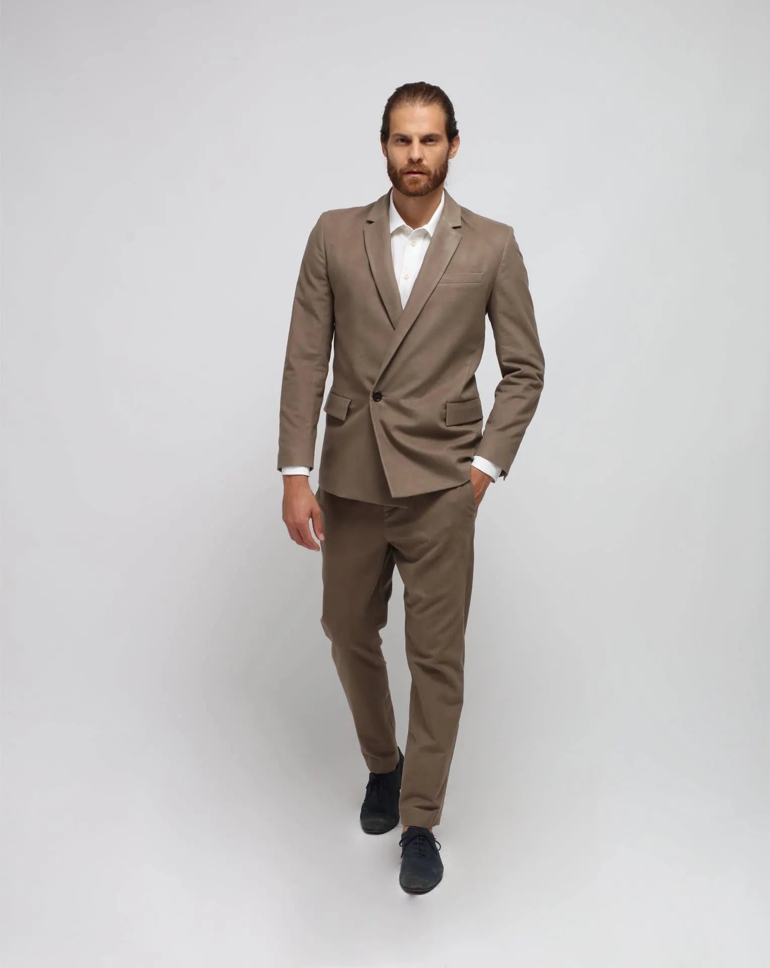 Abito a doppio petto beige