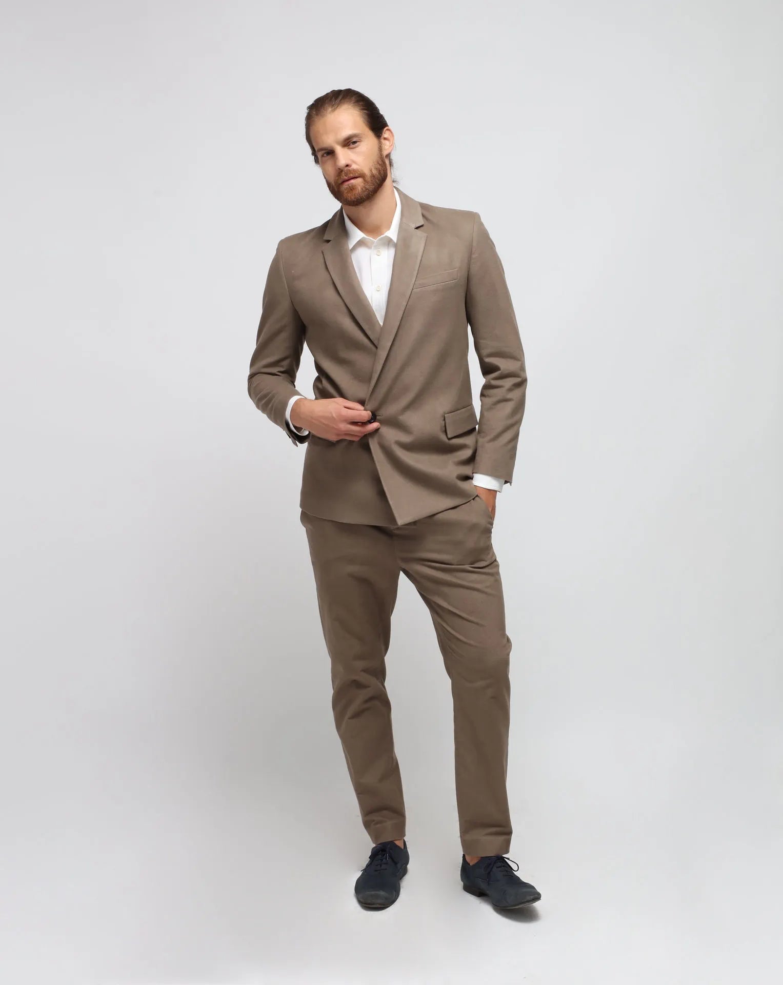 Abito a doppio petto beige