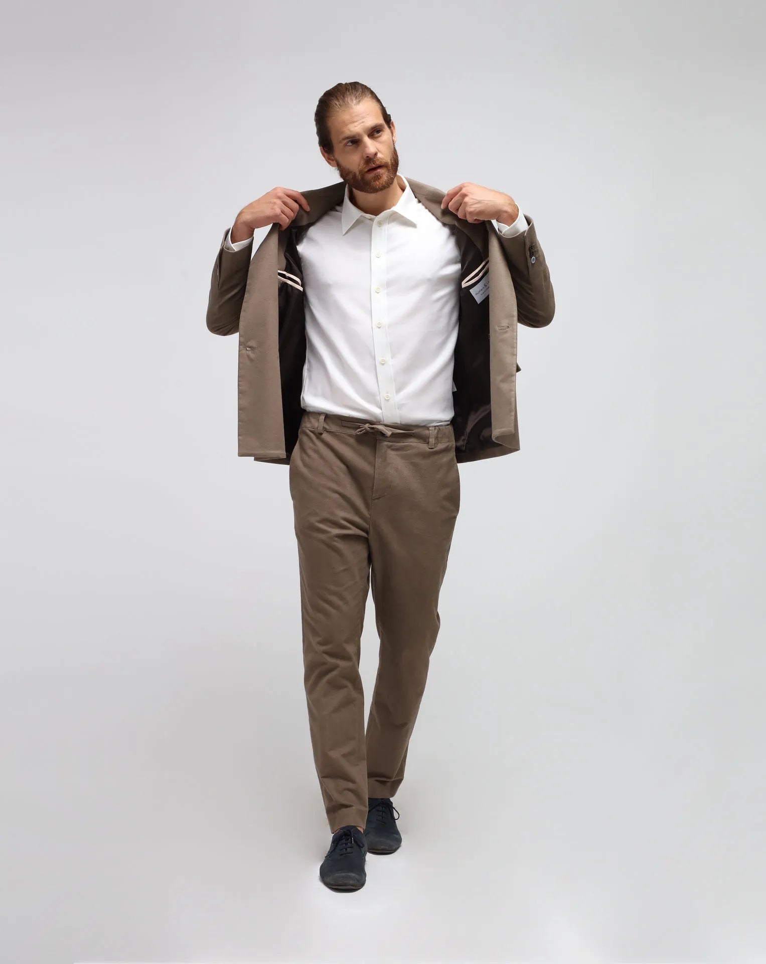 Abito a doppio petto beige