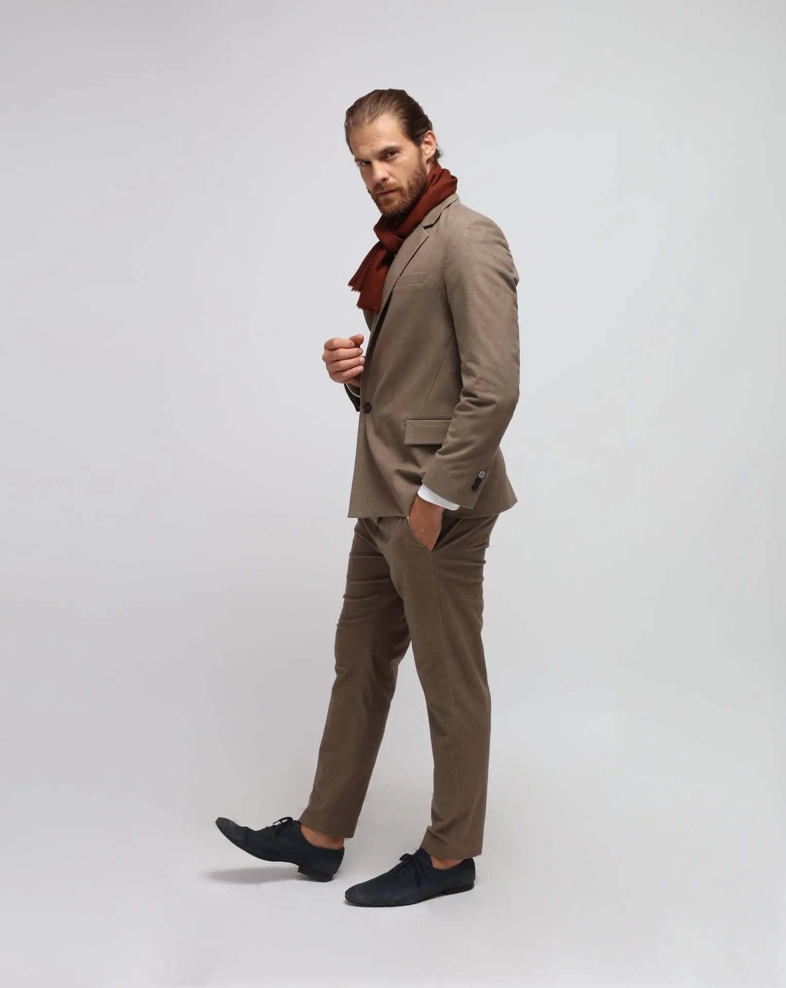 Abito a doppio petto beige