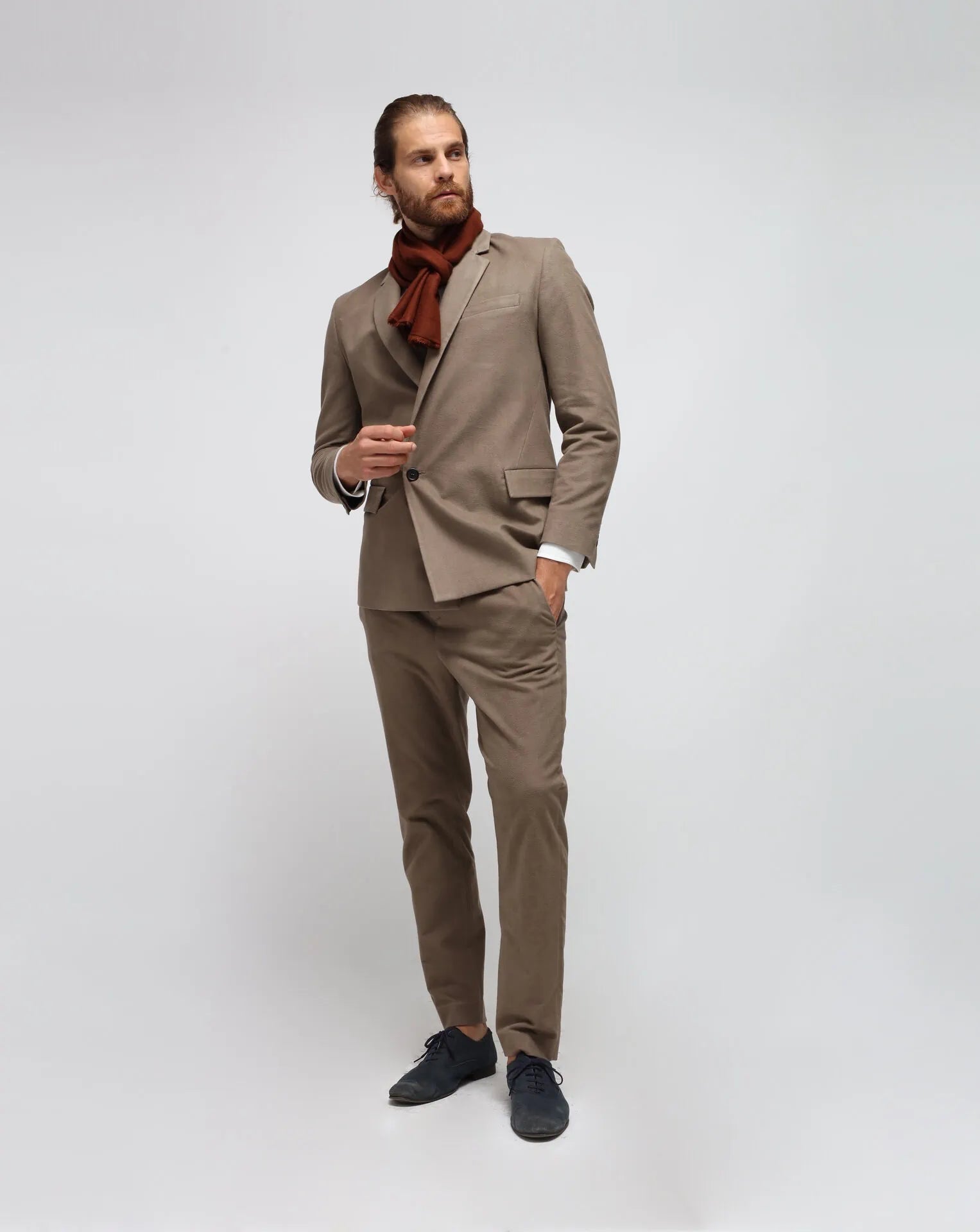Abito a doppio petto beige