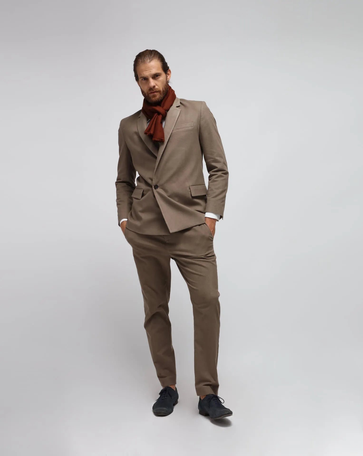 Abito a doppio petto beige