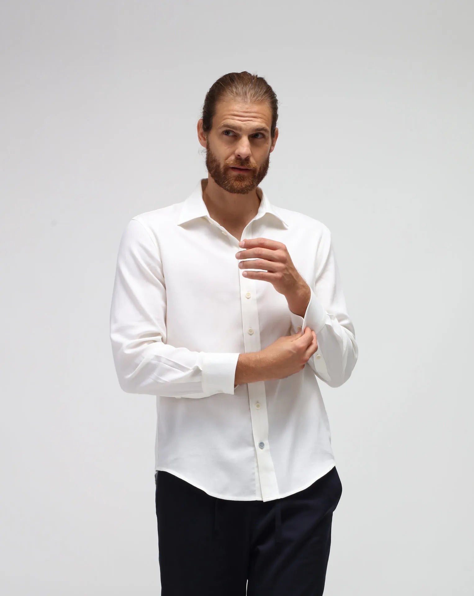 La camicia da uomo in bianco