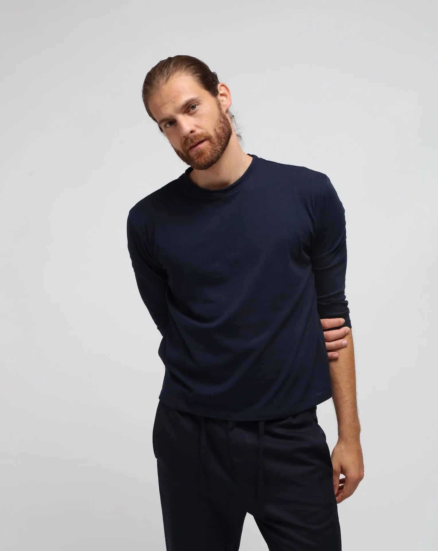 <tc>Camiseta azul de cuello redondo y manga ¾</tc>